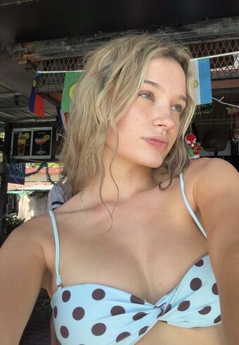Abbiemay13 Fotografii Nud Scurse OnlyFans 24