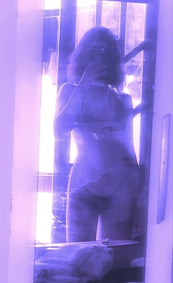Akysa Fotografii Nud Scurse OnlyFans 1