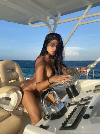 Aleja Torres Fotografii Nud Scurse OnlyFans 24