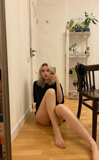 Alienhanna Fotografii Nud Scurse OnlyFans 5