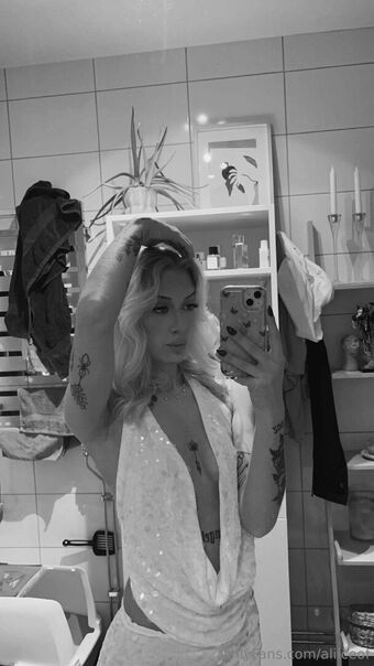 aliiceof Fotografii Nud Scurse OnlyFans 1
