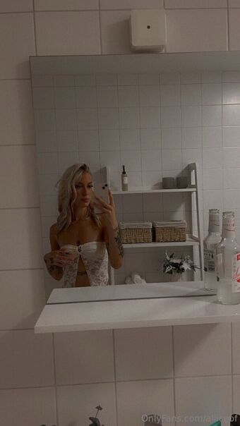 aliiceof Fotografii Nud Scurse OnlyFans 3