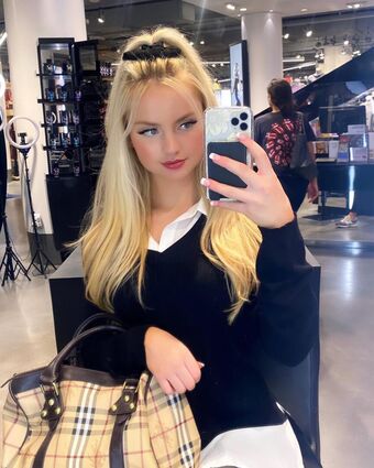 Alta Sweet Tabar Fotografii Nud Scurse OnlyFans 7