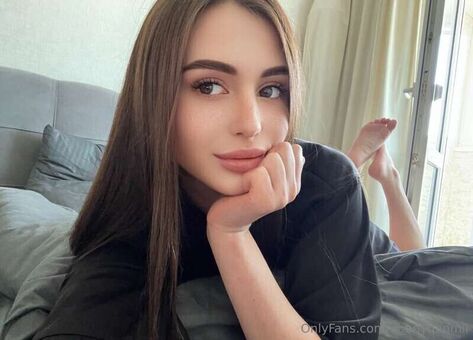 Alya Fotografii Nud Scurse OnlyFans 7