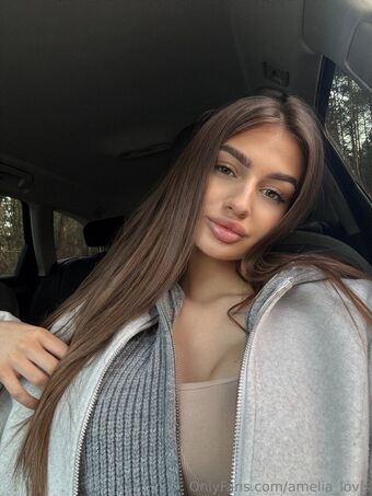 amelia_lovis