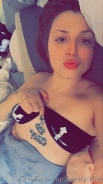 amythrill Fotografii Nud Scurse OnlyFans 37