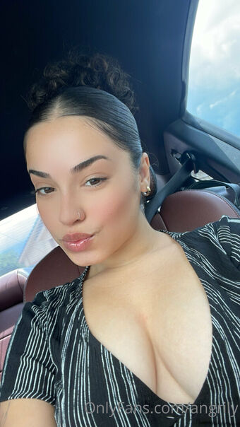 angrily Fotografii Nud Scurse OnlyFans 1