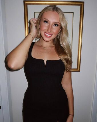 Anna Schmid Fotografii Nud Scurse OnlyFans 5
