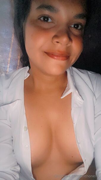 anthonelly Fotografii Nud Scurse OnlyFans 7