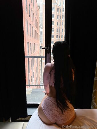 arahi Fotografii Nud Scurse OnlyFans 17