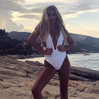 Ariane Schmidt Fotografii Nud Scurse OnlyFans 32