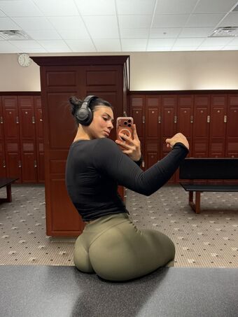 astrival.x Fotografii Nud Scurse OnlyFans 11