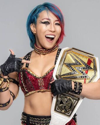 Asuka WWE