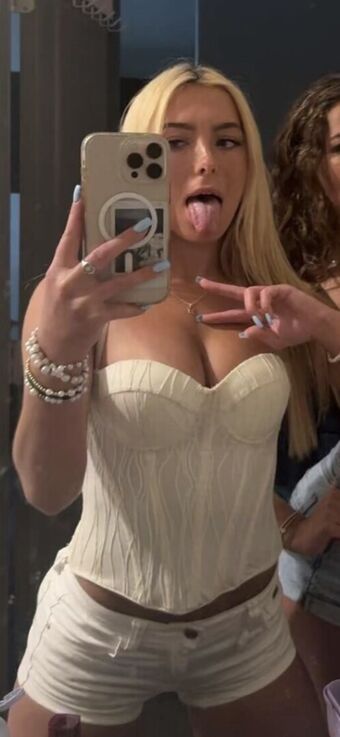 Ava Nucci Fotografii Nud Scurse OnlyFans 83