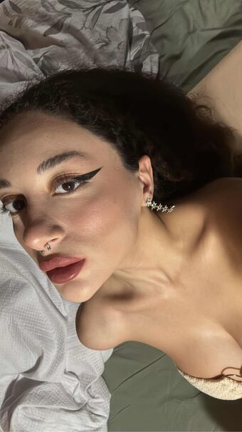 Ayla21