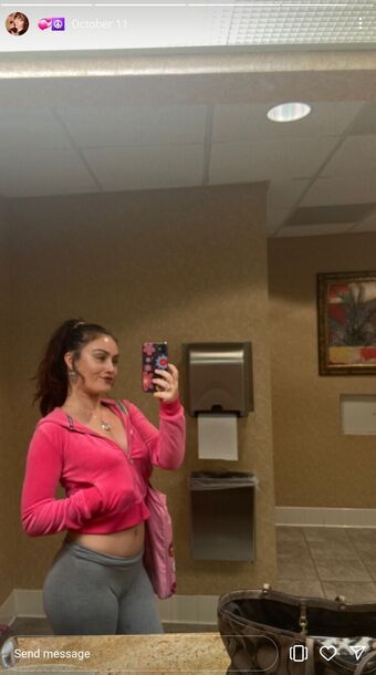 Aziixaa Fotografii Nud Scurse OnlyFans 34