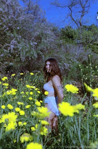 badddaughter Fotografii Nud Scurse OnlyFans 1