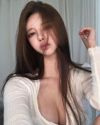 Baek Si Young