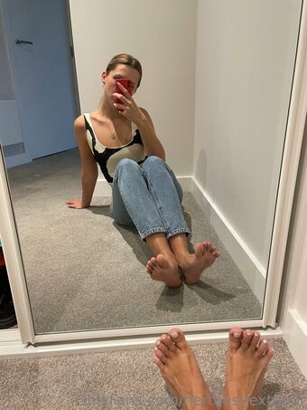 barefoothottiex