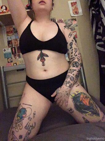 bigtiddyemo Fotografii Nud Scurse OnlyFans 4