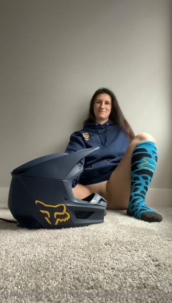 brunettebombshell13