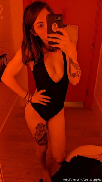 brunettefivefootfour