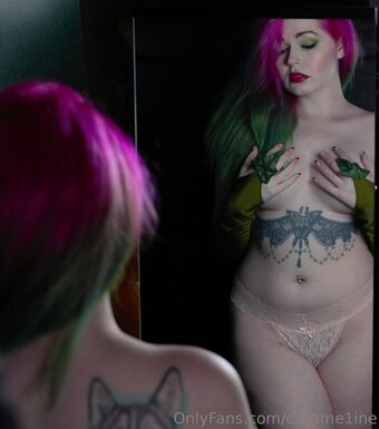 Carame1ine Fotografii Nud Scurse OnlyFans 10