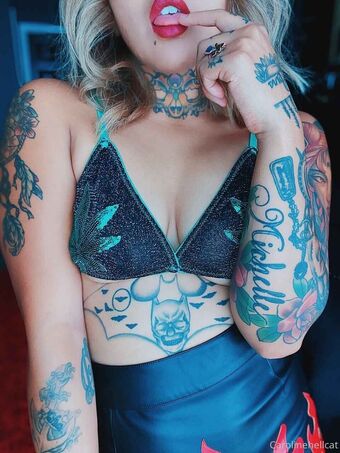 Carolinehellcat Fotografii Nud Scurse OnlyFans 1