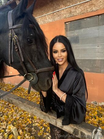 celinefree Fotografii Nud Scurse OnlyFans 35