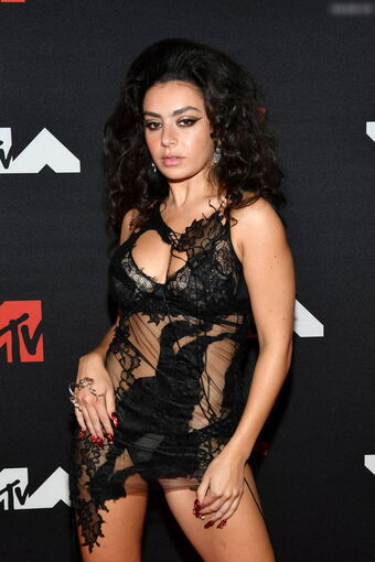 Charli-xcx