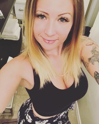 Chloe James