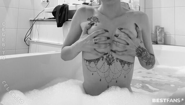 Chvnv Fotografii Nud Scurse OnlyFans 40