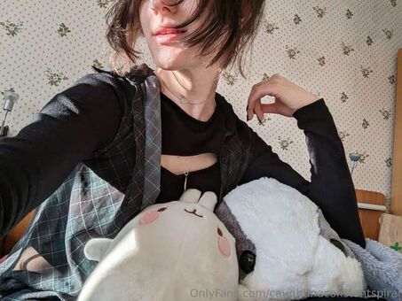 ConstantlySpiralling Fotografii Nud Scurse OnlyFans 2