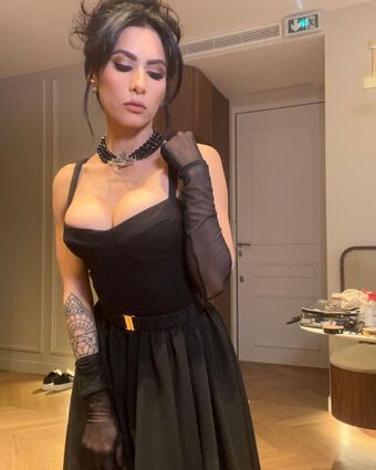 Cristina Vee Valenzuela