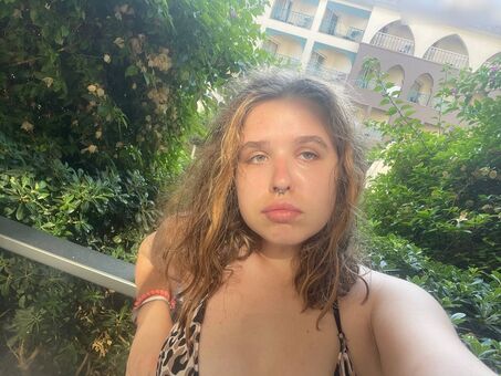 curly_decency