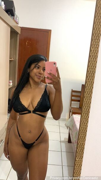 Dani Cat Fotografii Nud Scurse OnlyFans 17