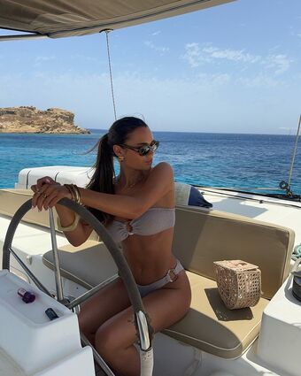 Danielle Metz Fotografii Nud Scurse OnlyFans 10