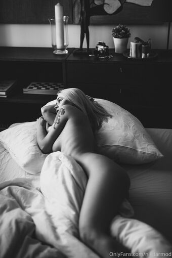 Darnikmod Fotografii Nud Scurse OnlyFans 4