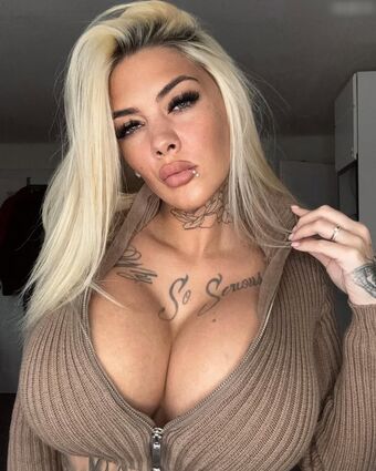 Deminecka Fotografii Nud Scurse OnlyFans 42