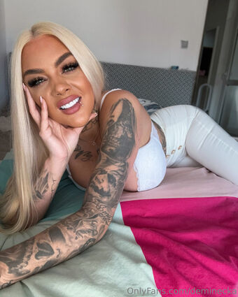 Deminecka Fotografii Nud Scurse OnlyFans 52