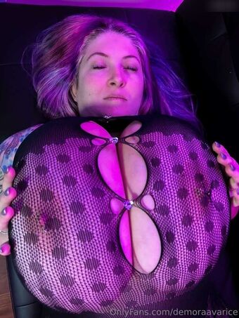 Demora Fotografii Nud Scurse OnlyFans 117