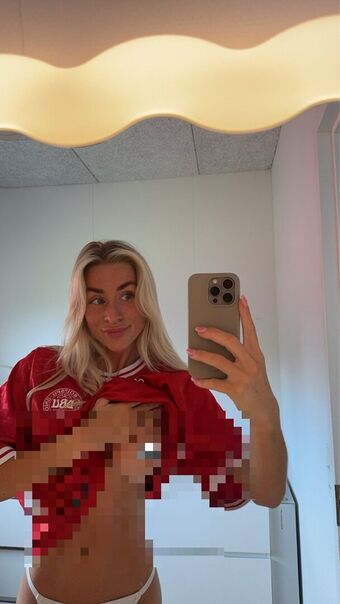 ditlevsen Fotografii Nud Scurse OnlyFans 2