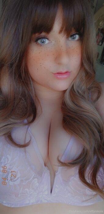 effynikole Fotografii Nud Scurse OnlyFans 6