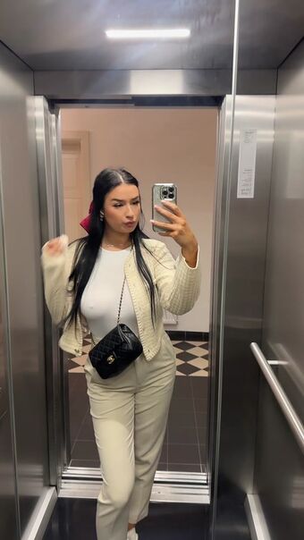 Elianka Fotografii Nud Scurse OnlyFans 43