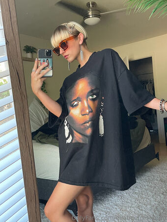ellabeefreshman Fotografii Nud Scurse OnlyFans 3