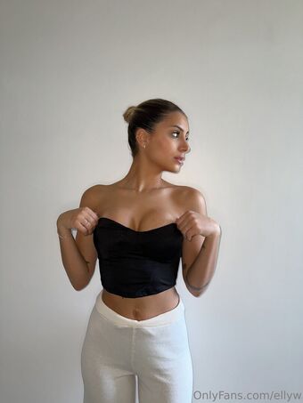 ellyw Fotografii Nud Scurse OnlyFans 24