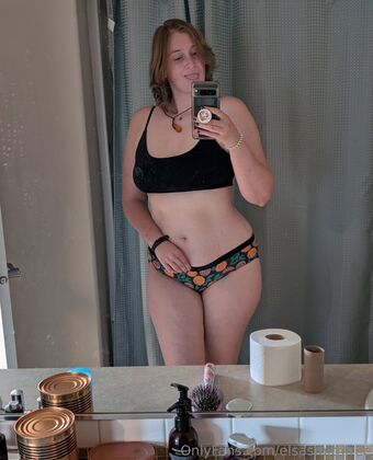 elsasmithfree Fotografii Nud Scurse OnlyFans 33