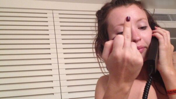 Emily Browning Fotografii Nud Scurse OnlyFans 65
