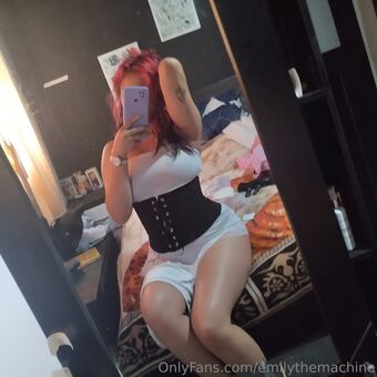emilythemachine Fotografii Nud Scurse OnlyFans 12