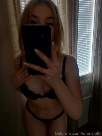 emjo06 Fotografii Nud Scurse OnlyFans 2